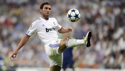 九游下载官网-超越极限-大地飞车越野赛，速度与激情贯穿全场，山地越野飞车