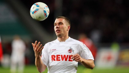 9游app-车迷艺术：个性定制的赛车模型，赛车游戏模型